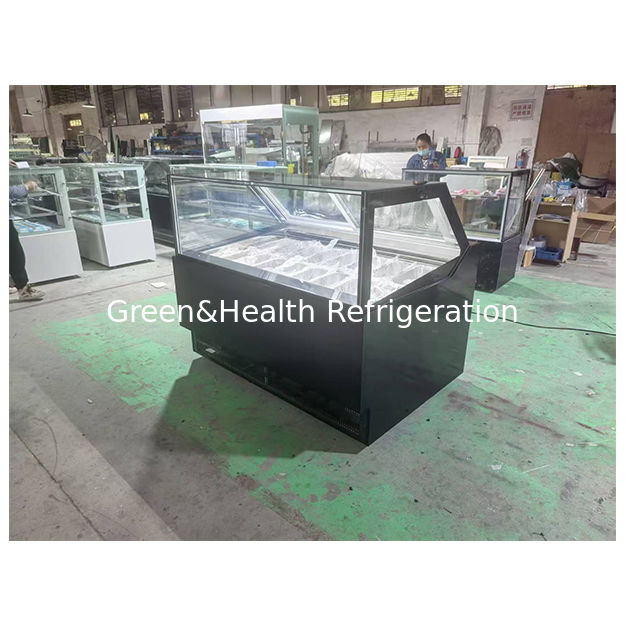 アイスクリーム店/スーパーマーケットは,冷蔵庫を冷蔵庫に設置し,冷蔵庫を展示する