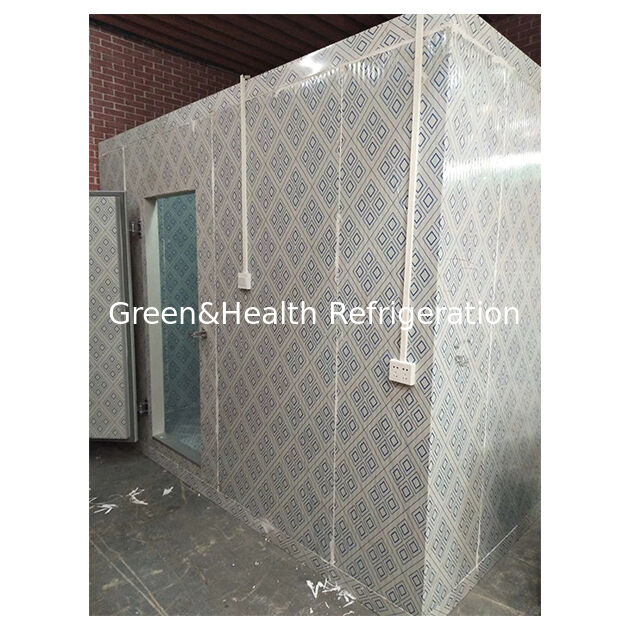 低温保管用大型冷蔵庫の工場カスタム設置